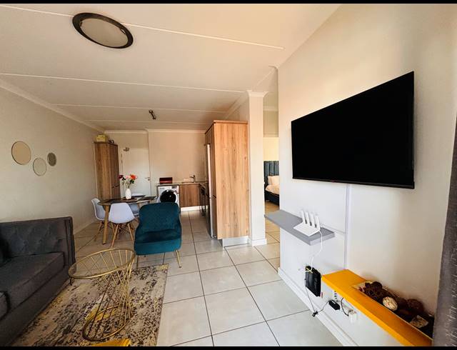 2 BEDROOM APARTMENT FOR SALE IN SILVER LAKES